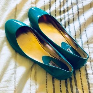 Steve Madden patent flats